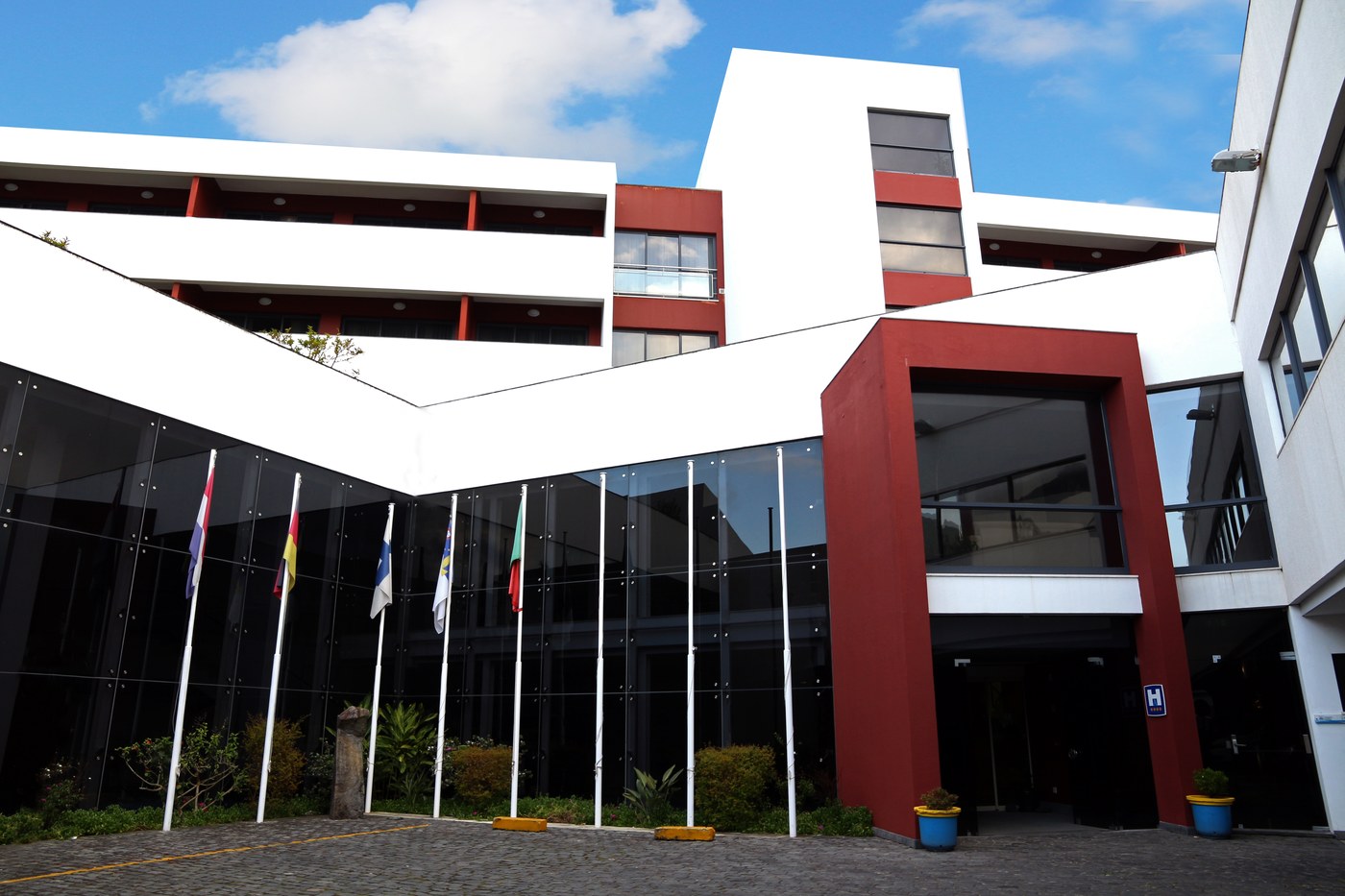 Antillia Hotel — Ponta Delgada, Açores